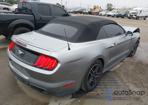 2021 Ford Mustang Ecoboost Premium z USA, uszkodzony, nr VIN 1FATP8UH4M5100950